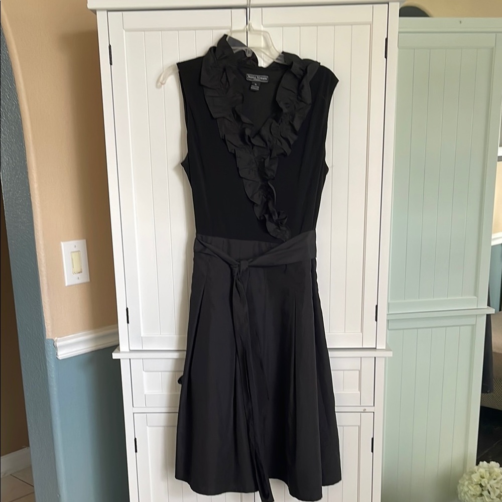 Jessica Howard Black Pleated Dress